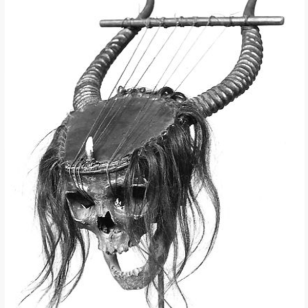 人間の頭蓋骨で作られた悪魔的な楽器『リラ』(メトロポリタン美術館）